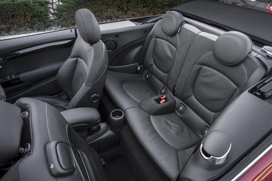  Mini Cooper S Cabrio JCW Package 2015 года  (UK) (фото 27 из 30)